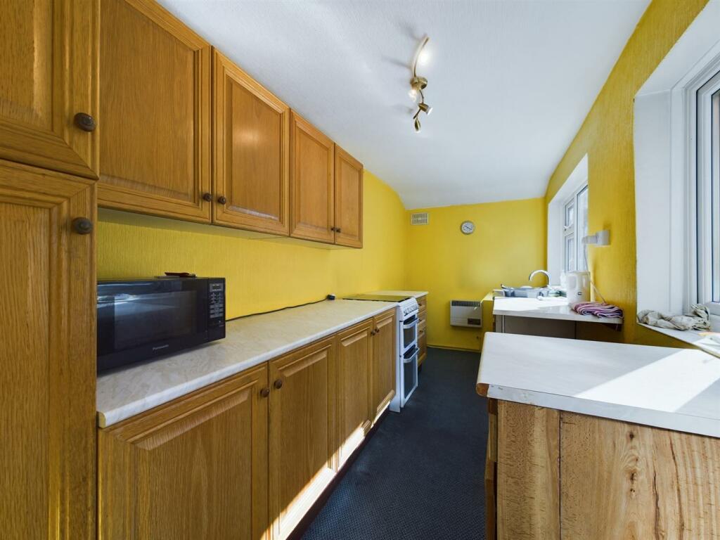 2 bed End of Terrace