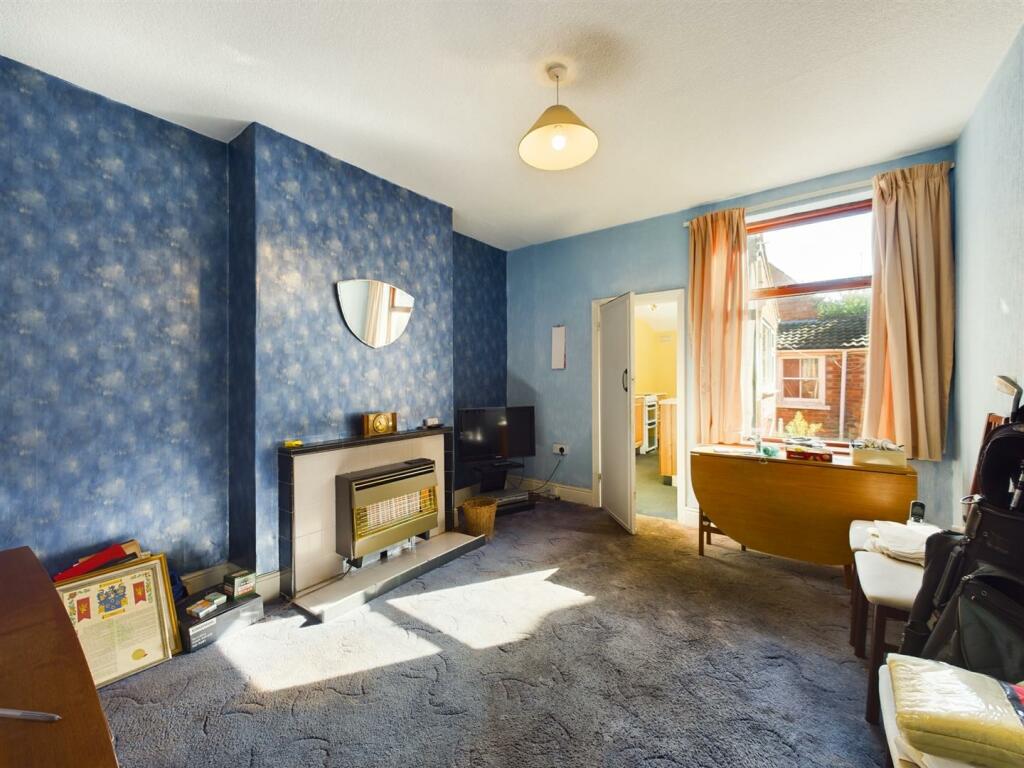 2 bed End of Terrace