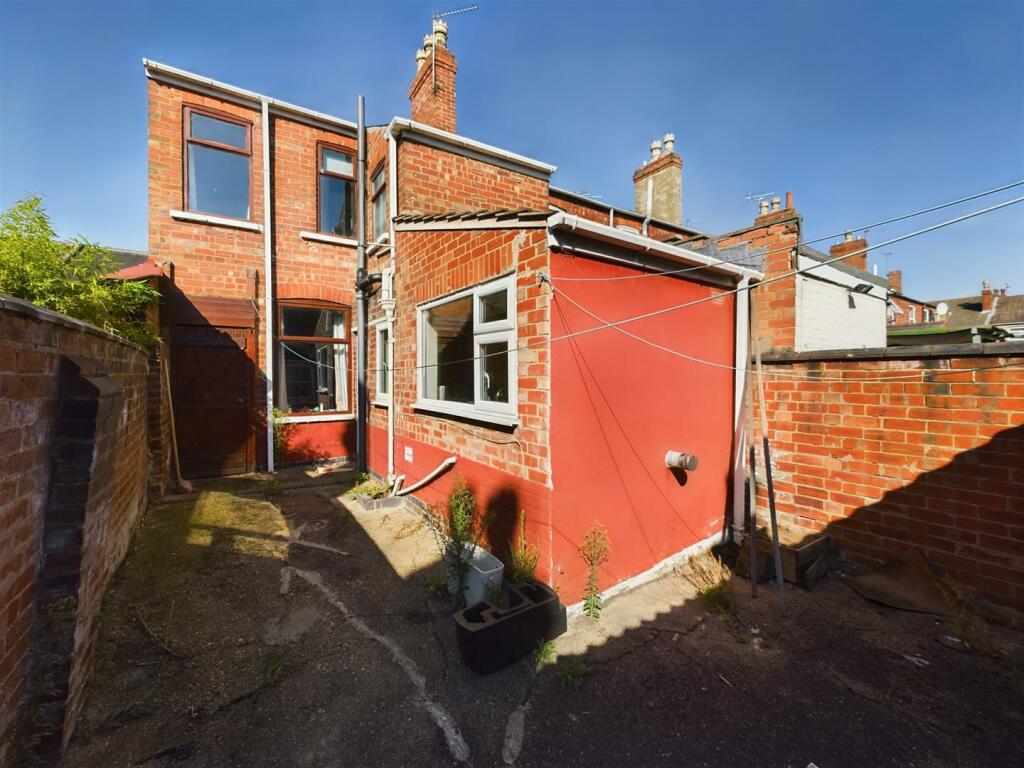 2 bed End of Terrace