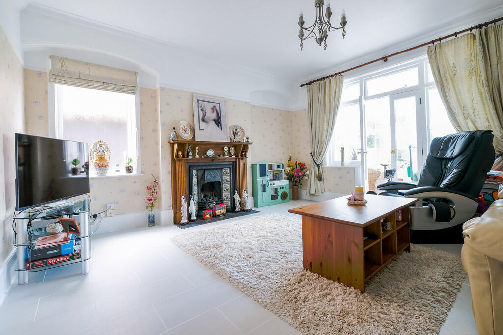 7 bed Detached