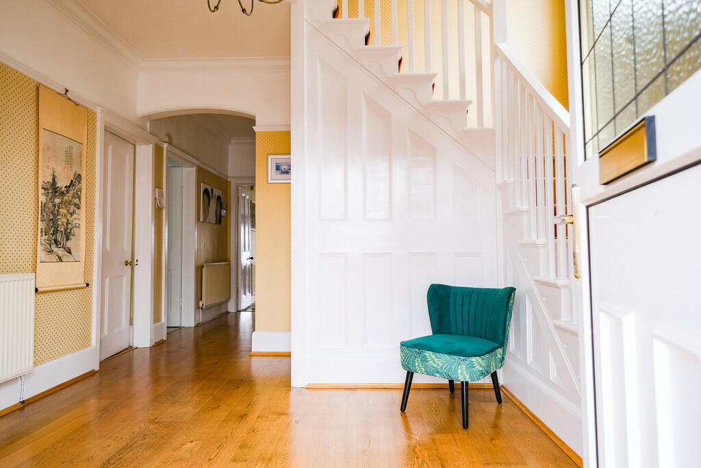 7 bed Detached
