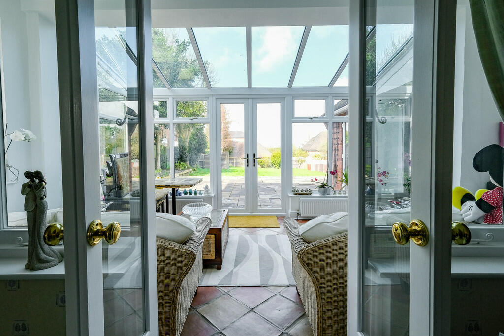7 bed Detached