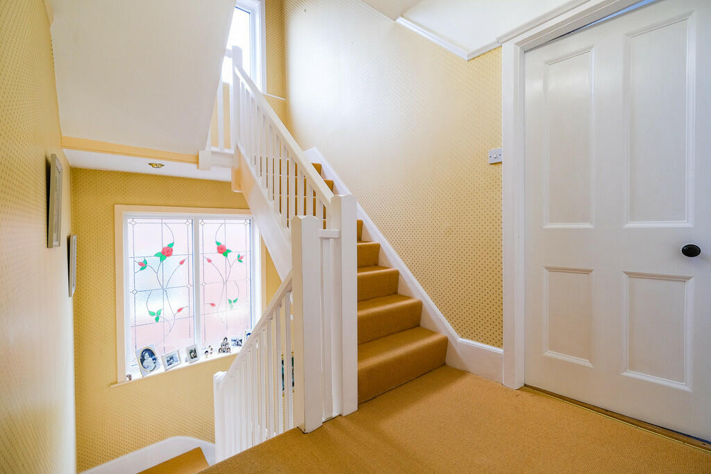 7 bed Detached