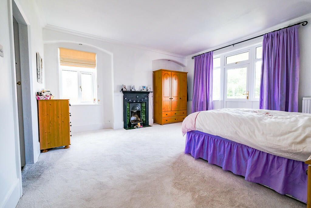 7 bed Detached