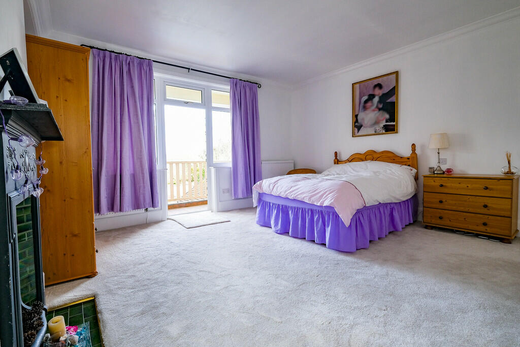 7 bed Detached