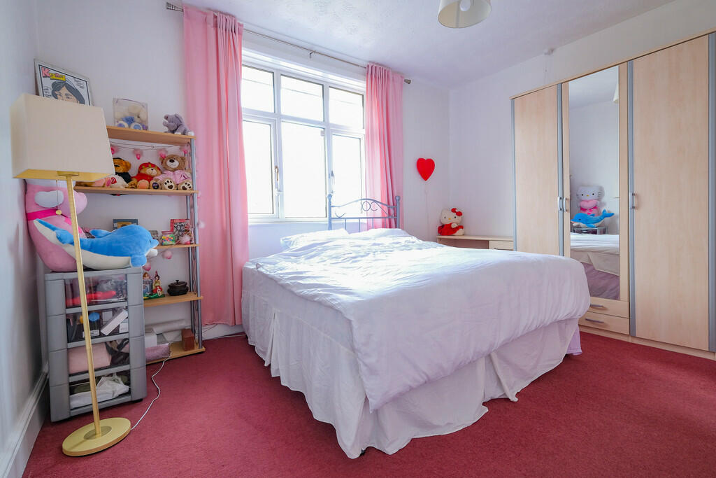 7 bed Detached
