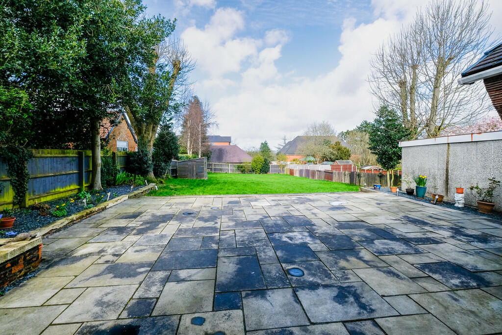 7 bed Detached