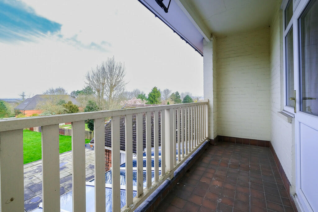 7 bed Detached
