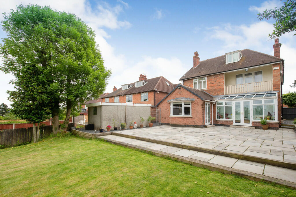 7 bed Detached