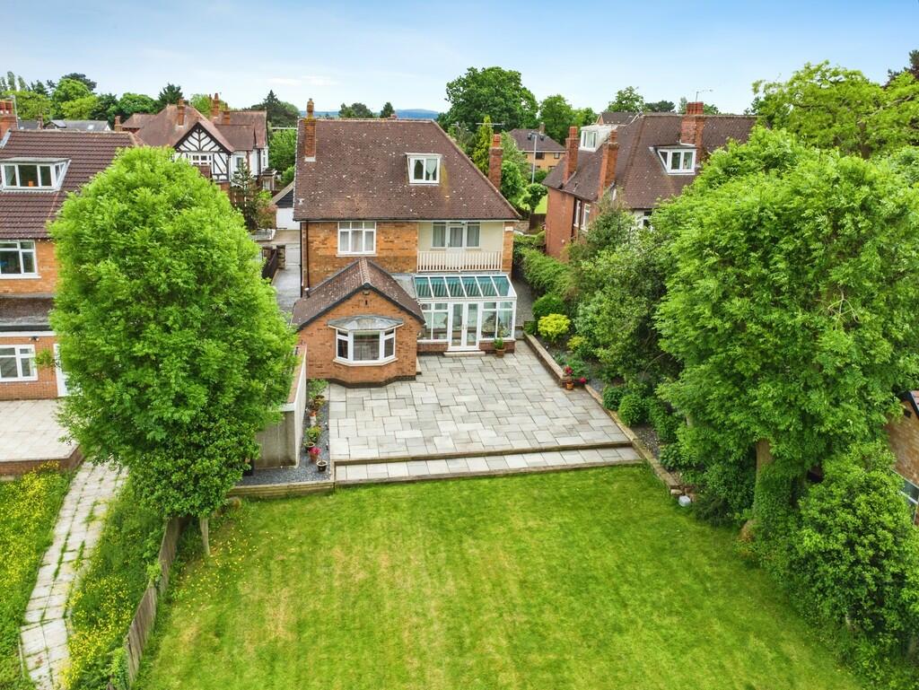 7 bed Detached