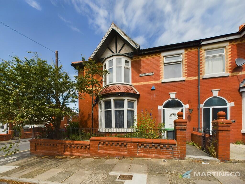 5 bed Detached