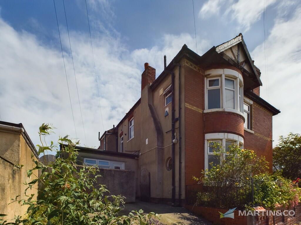 5 bed Detached