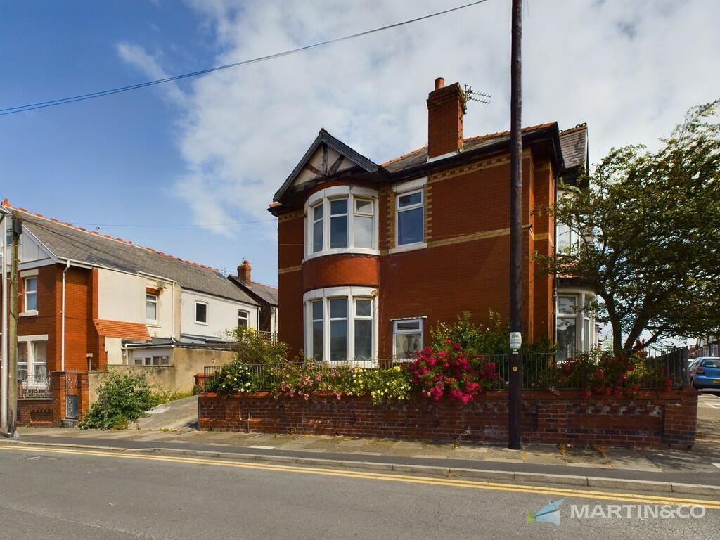 5 bed Detached