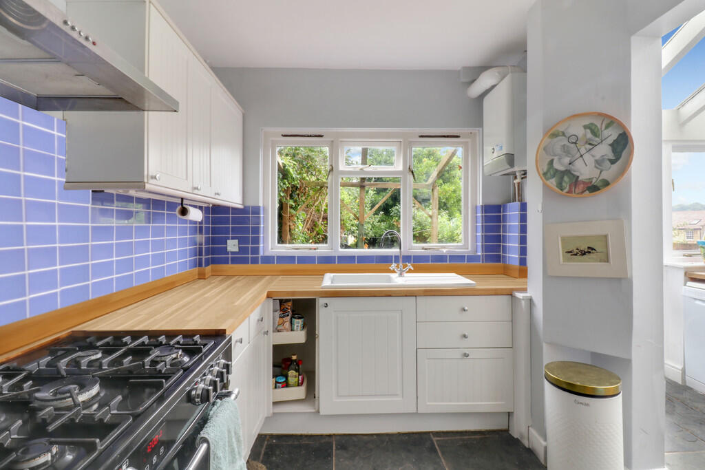 2 bed Character Property