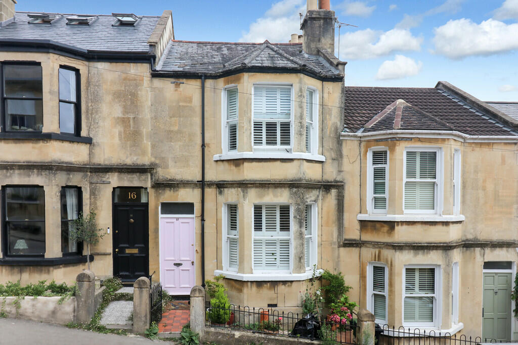 2 bed Character Property
