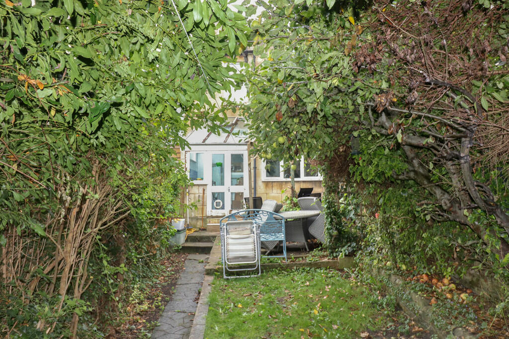 2 bed Character Property