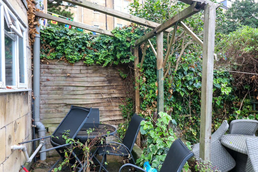 2 bed Character Property