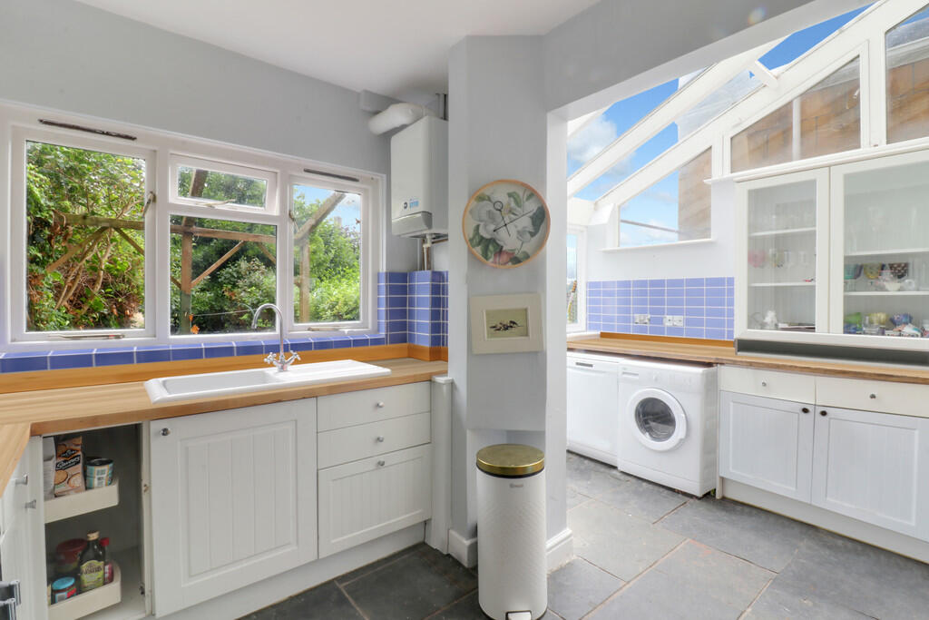2 bed Character Property