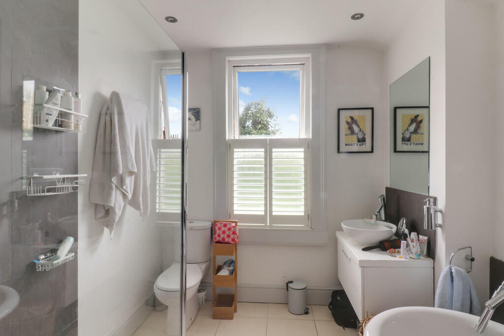 2 bed Character Property