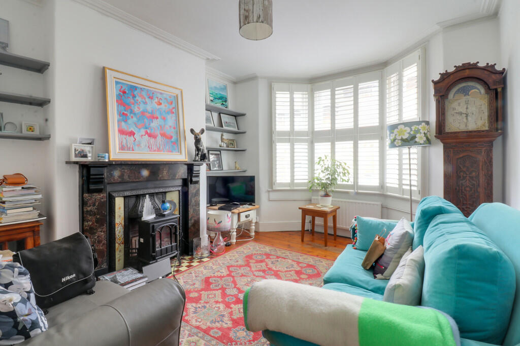 2 bed Character Property