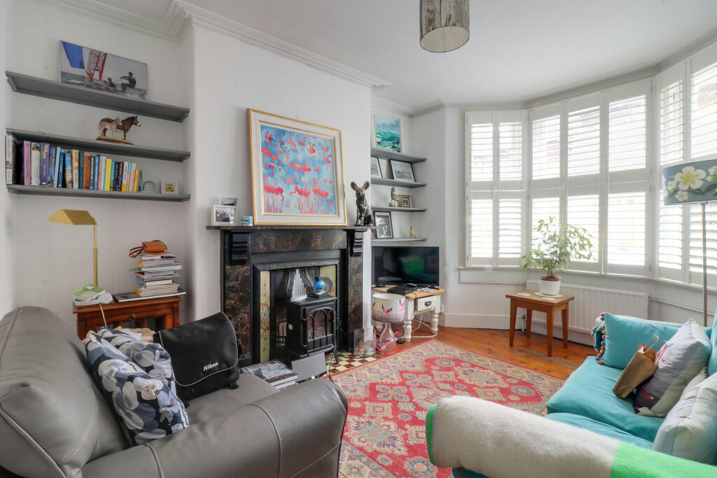 2 bed Character Property