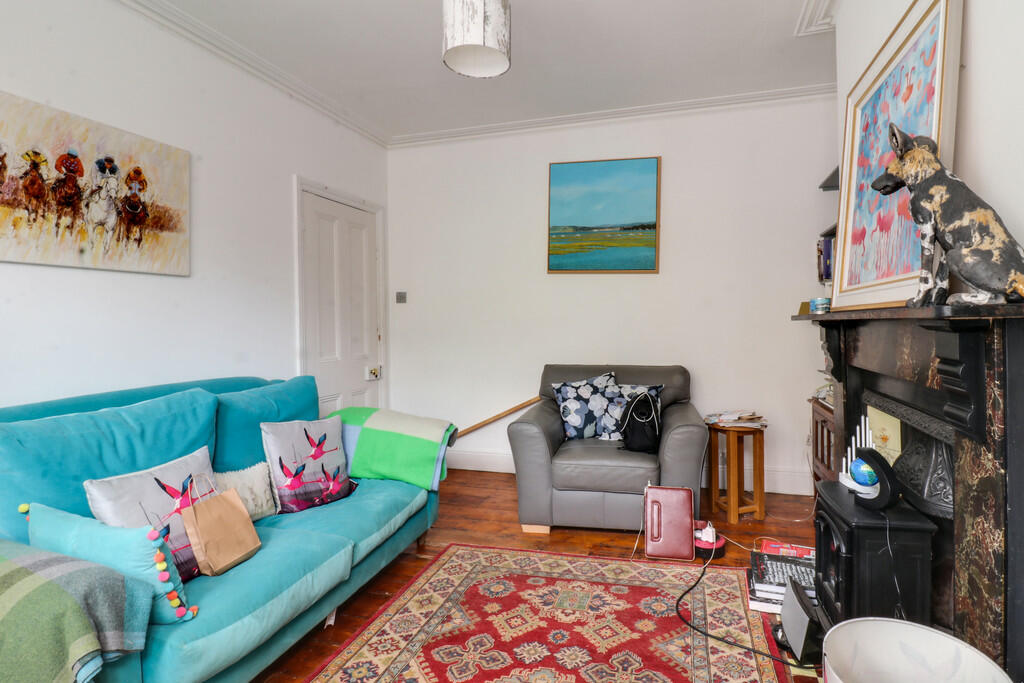 2 bed Character Property
