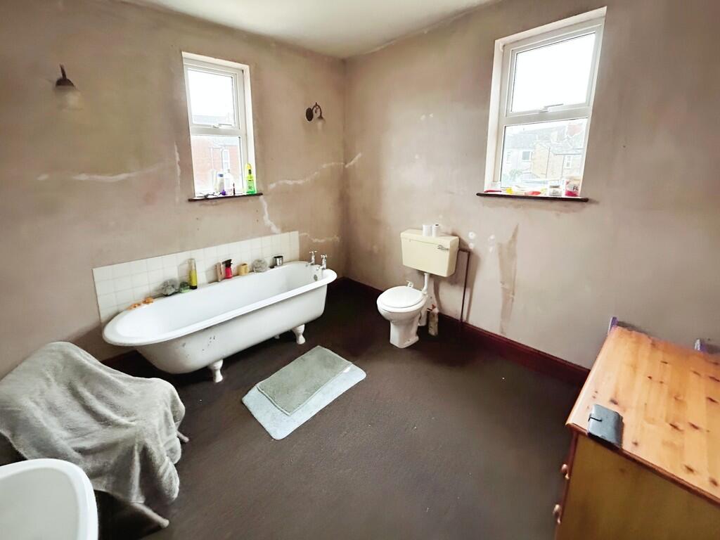 5 bed Terraced
