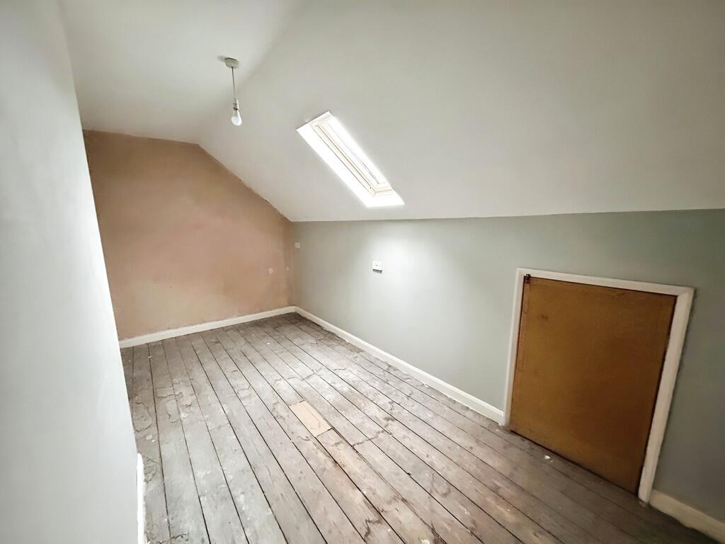 5 bed Terraced
