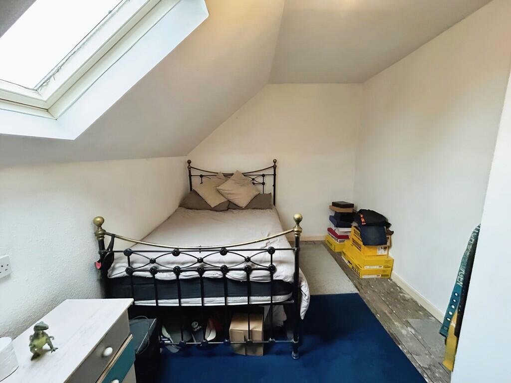 5 bed Terraced