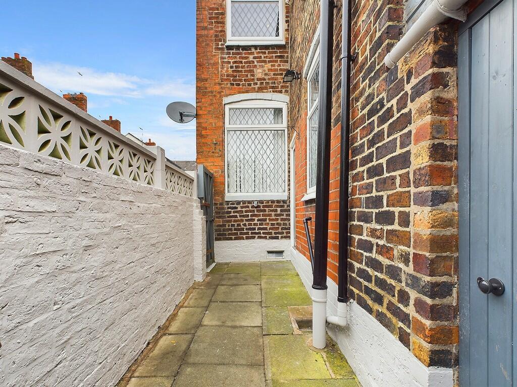 2 bed End of Terrace