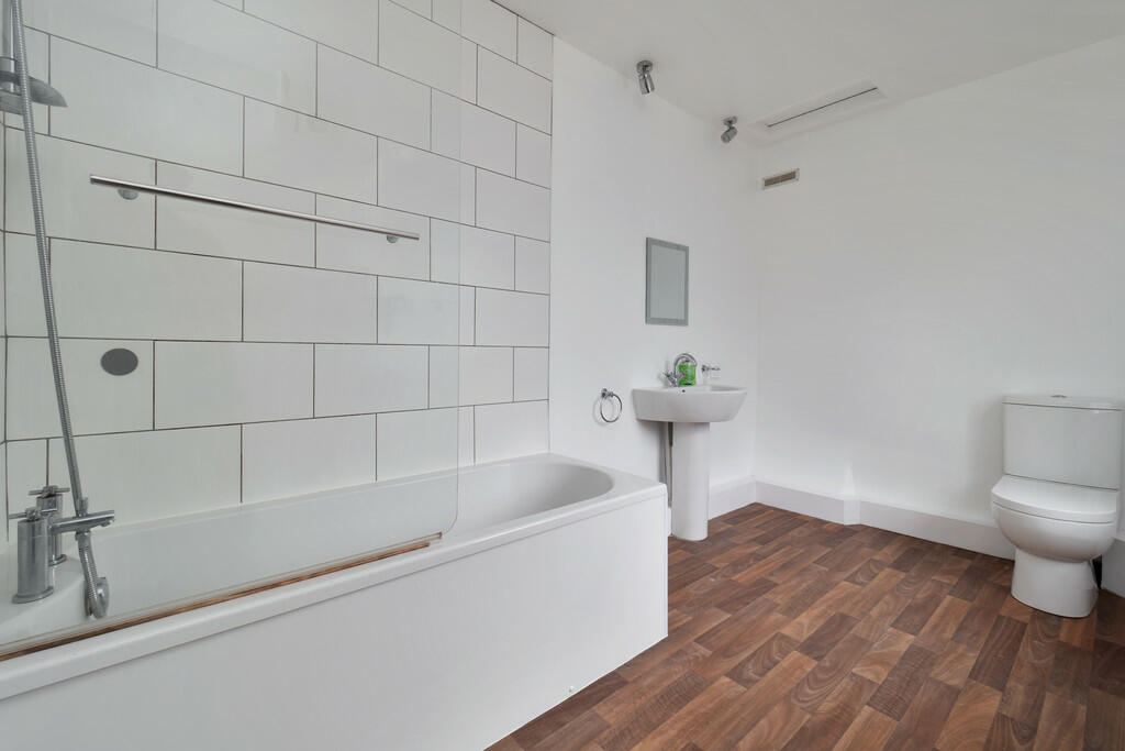 2 bed End of Terrace