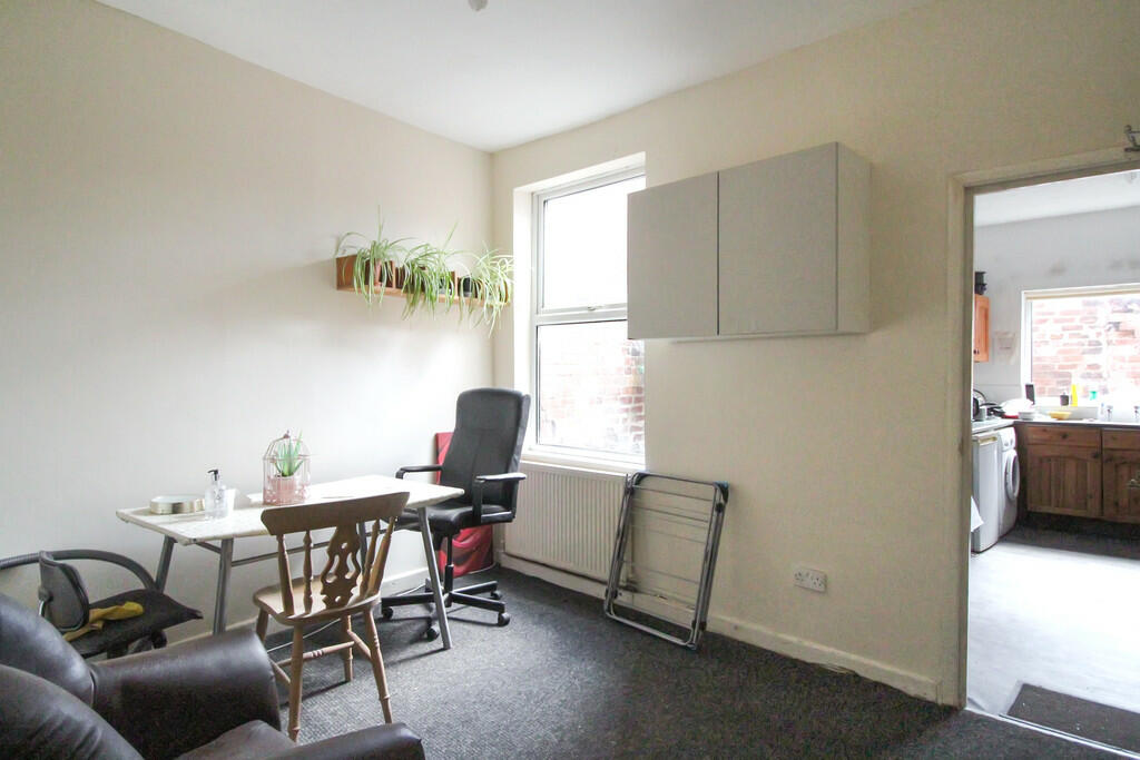 6 bed Terraced