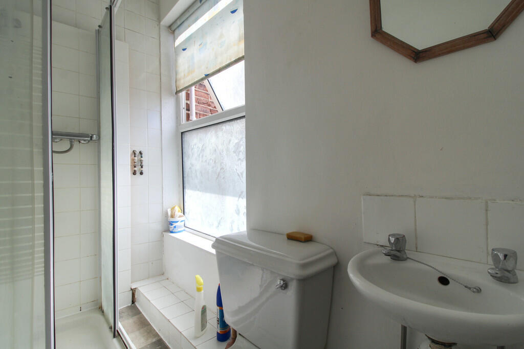 6 bed Terraced
