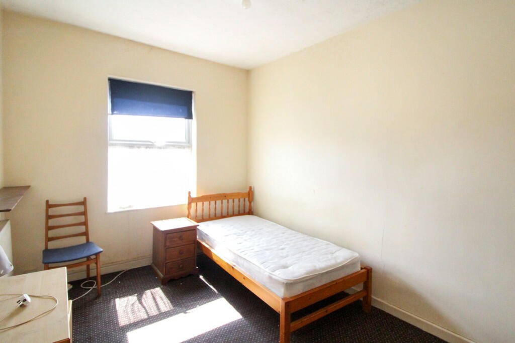 6 bed Terraced