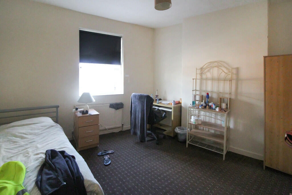 6 bed Terraced