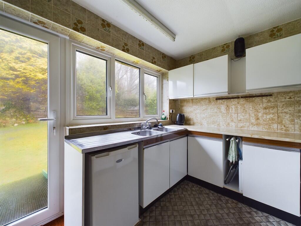 4 bed Detached