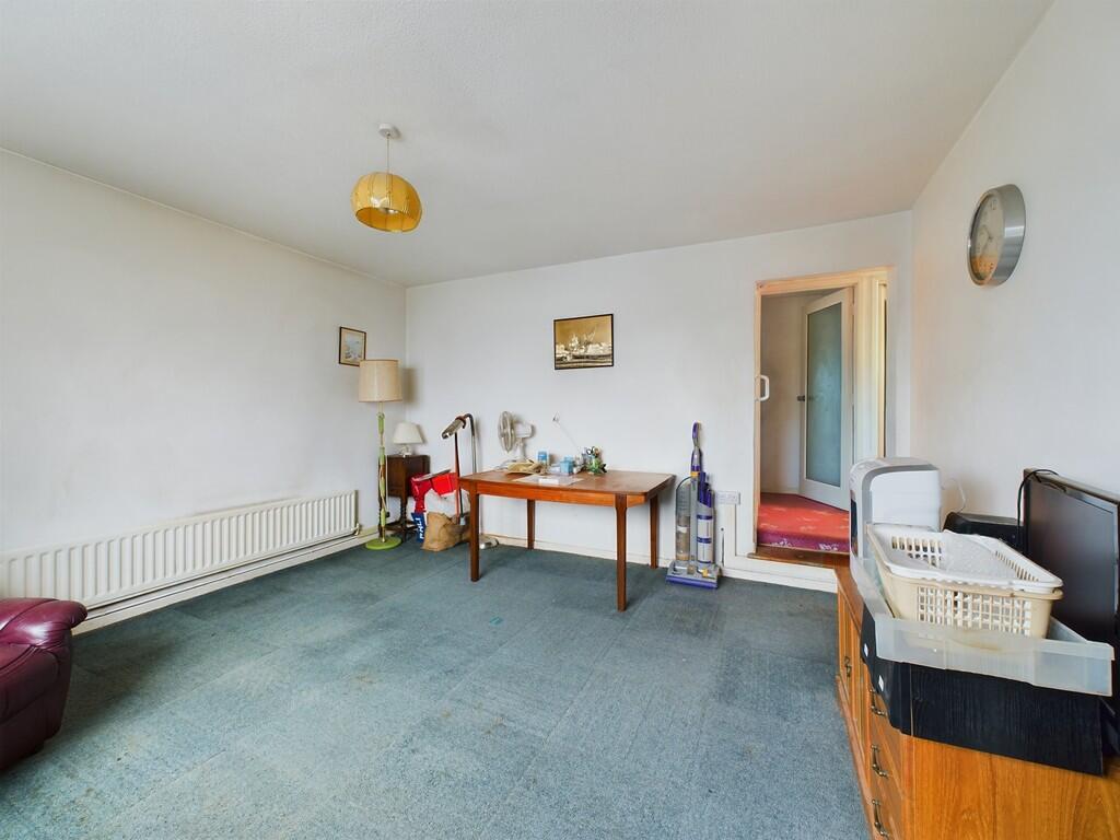 4 bed Detached