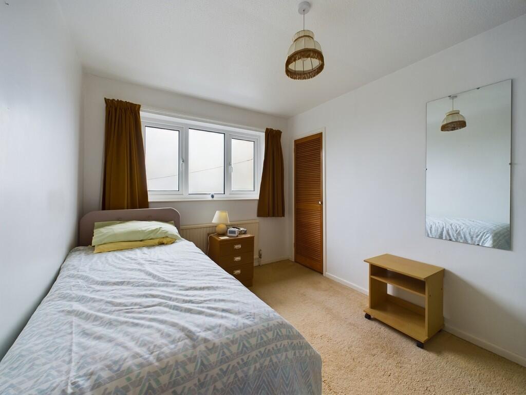 4 bed Detached