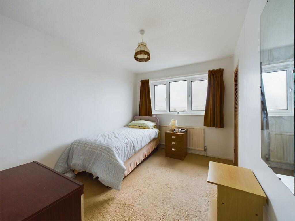 4 bed Detached