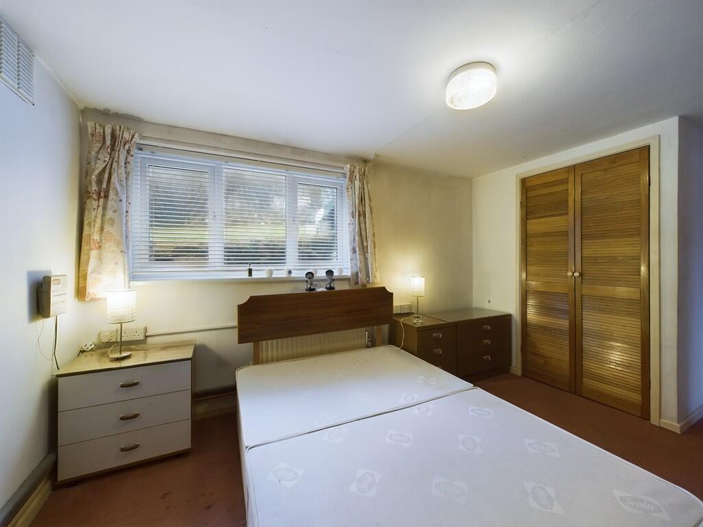 4 bed Detached