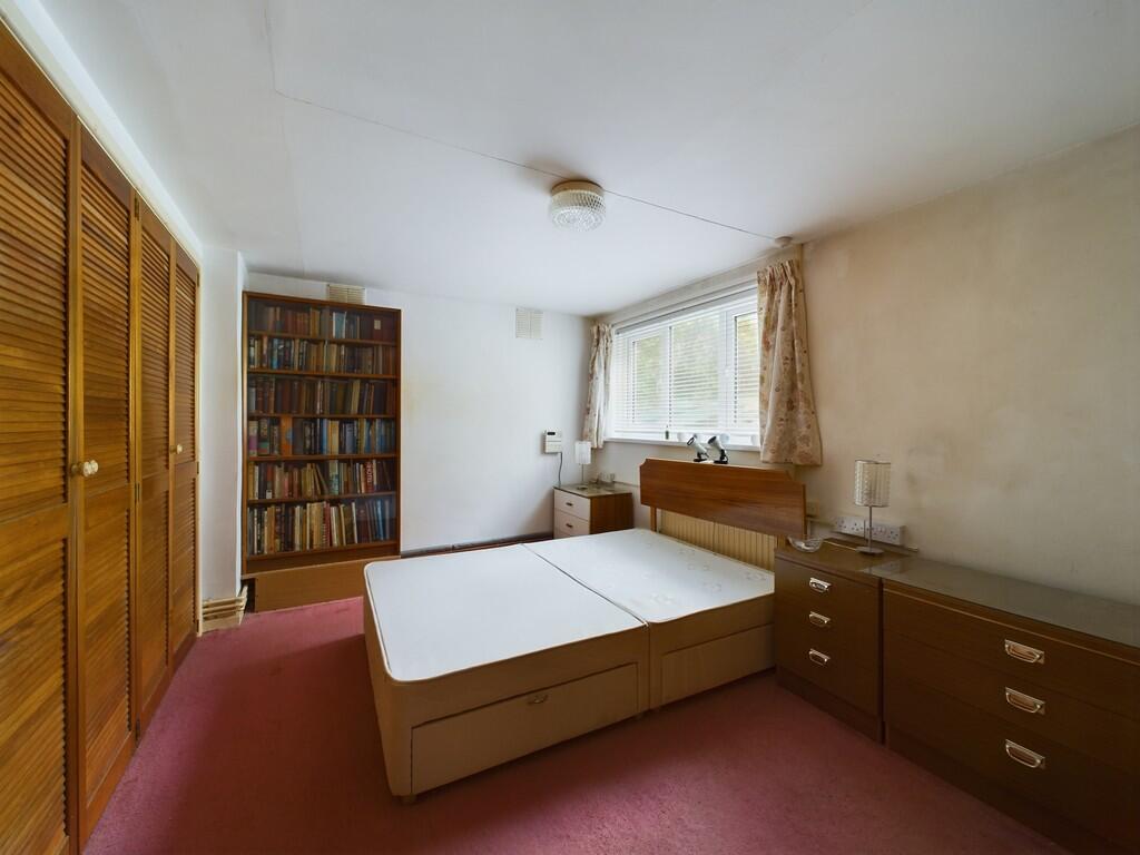 4 bed Detached