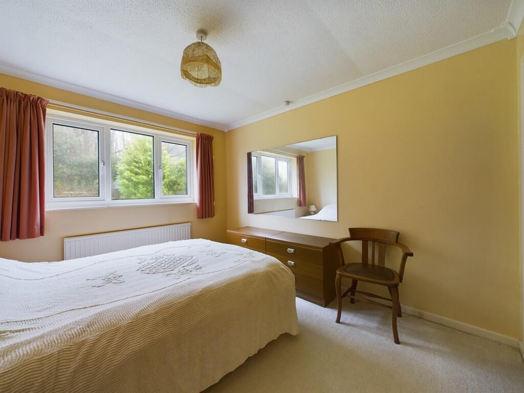 4 bed Detached