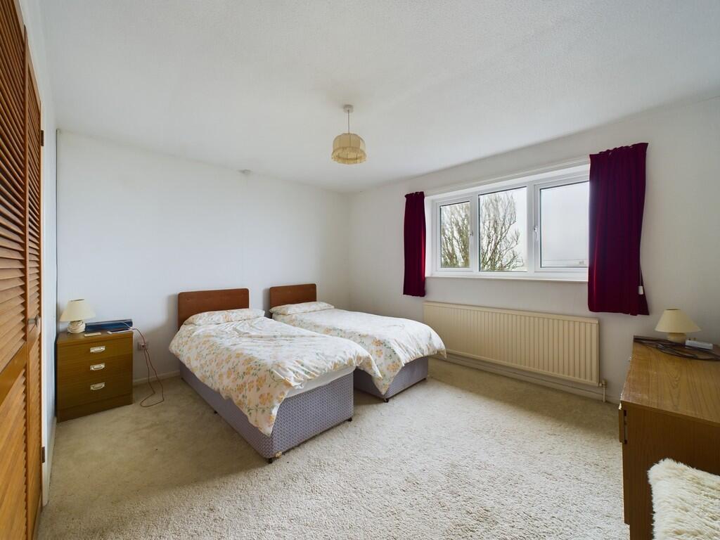 4 bed Detached