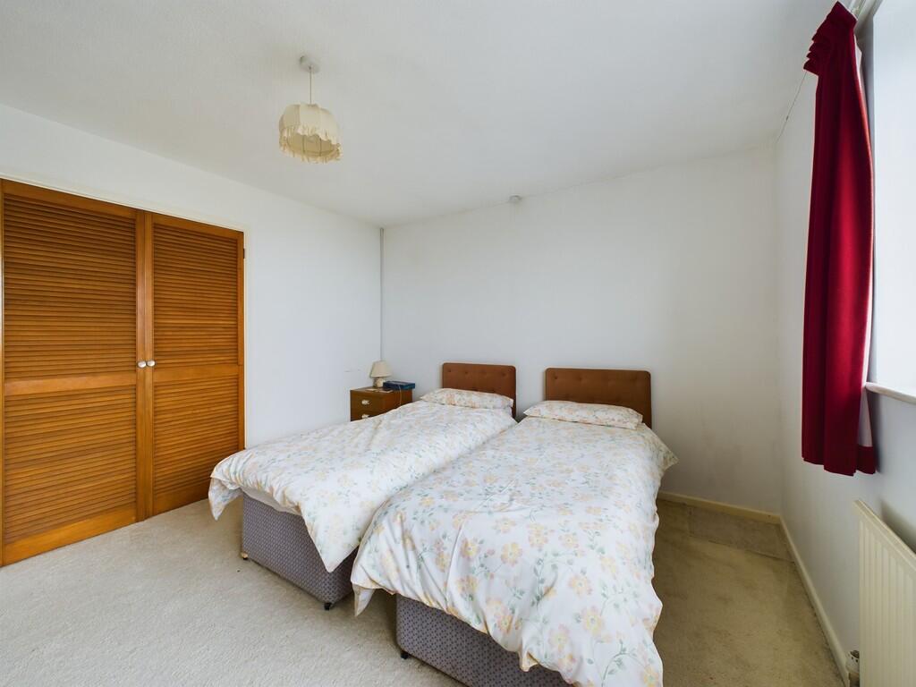 4 bed Detached