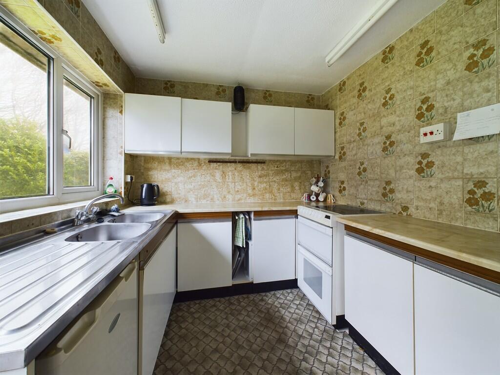 4 bed Detached
