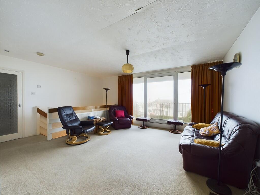 4 bed Detached