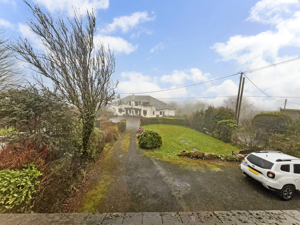 4 bed Detached