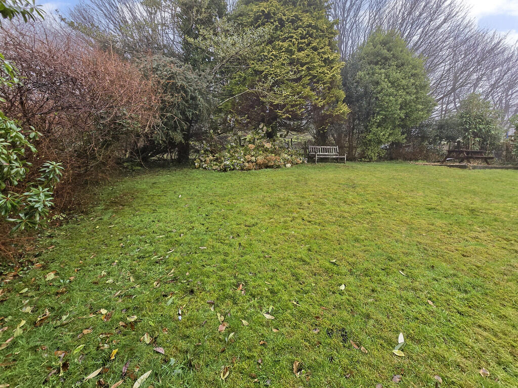4 bed Detached
