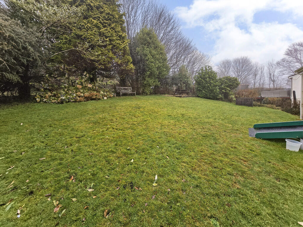 4 bed Detached