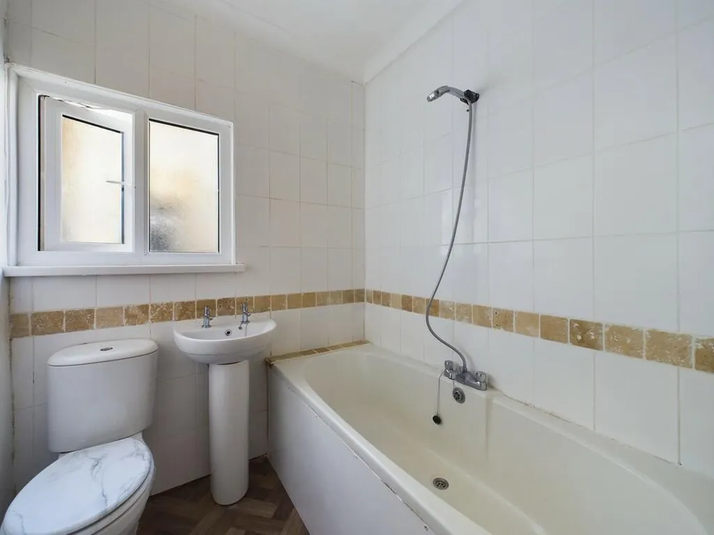 2 bed Ground Flat